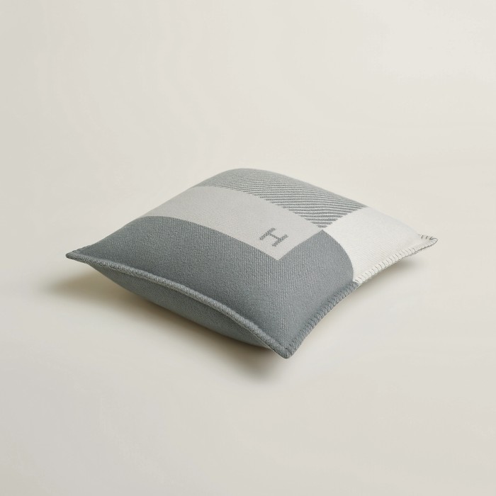 NIGO Hermes H Riviera Autumn/winter Fashion Classic Color Blocked H Logo Pattern Decorative Cashmere Wool Blanket And Color Blocked Cushion Set Home  Household items Accessories #nigo79136