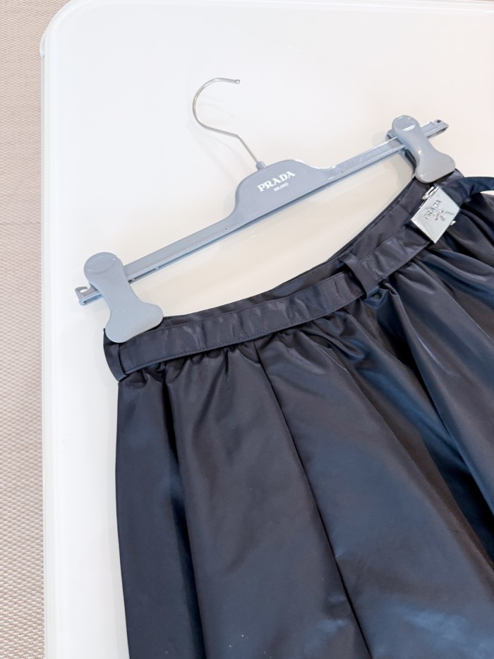 NIGO Prada Re-Nylon Women's Spring/Fall Fashion Classic Solid Color Nylon Skirt With 3D Waist Buckle And Full Skirt #nigo79188