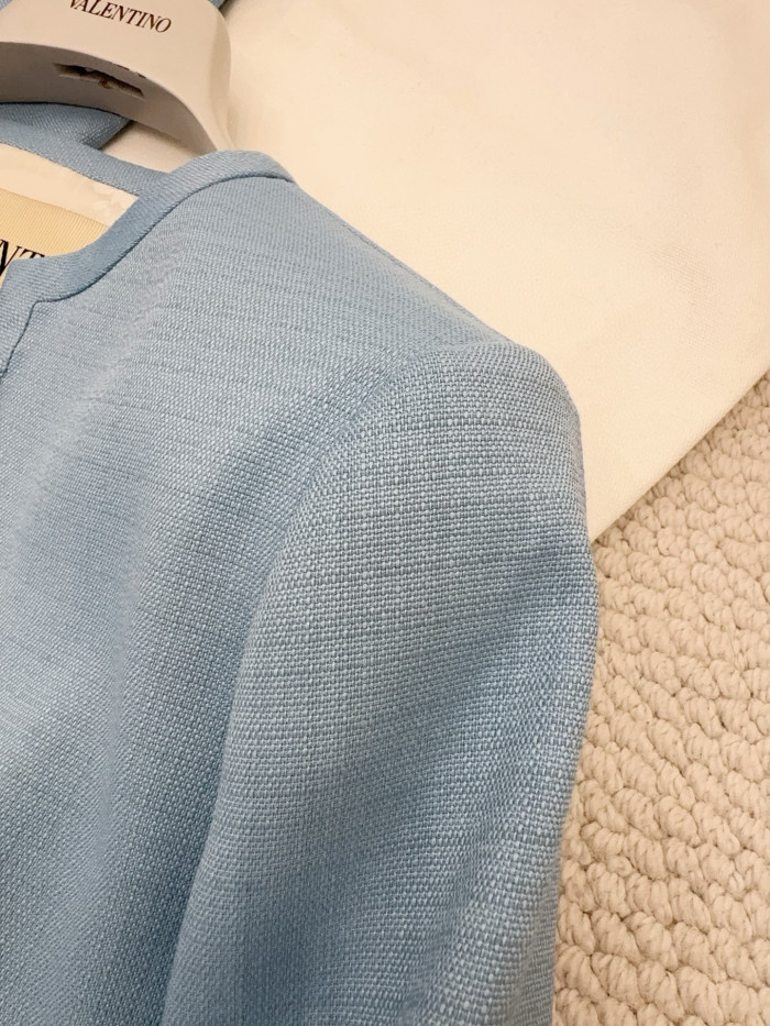 NIGO Valentino Women's Fall/winter Fashion Minimalist Classic Crew Neck Solid Color Single Button Short Jacket Classic Minimalist V-shaped Button Design Skirt Suit Set #nigo79194