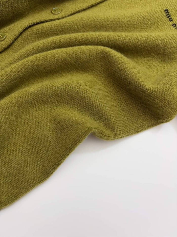 NIGO MiuMiu Women's Fall/Winter Fashion Classic Solid Color Lapel Single Breasted Solid Color Knit Long Sleeve Cardigan #nigo79241