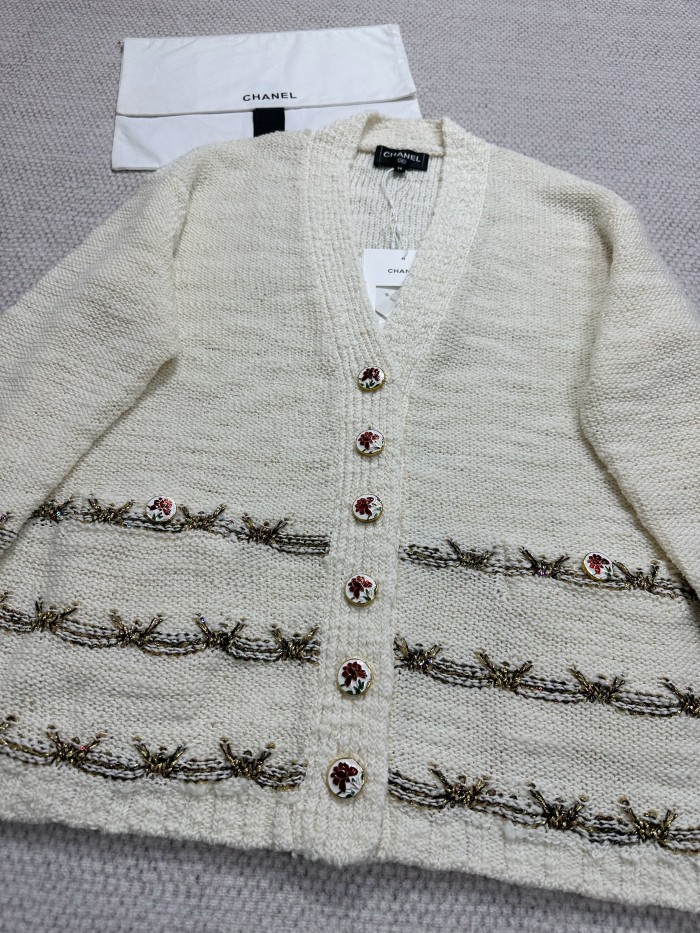 NIGO Chanel Women's Spring/Fall Vintage V-Neck Single-Breasted Gold-Thread Knit Wool-Blend Cardigan Ngvp #nigo2562