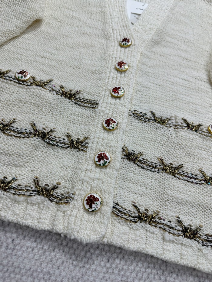 NIGO Chanel Women's Spring/Fall Vintage V-Neck Single-Breasted Gold-Thread Knit Wool-Blend Cardigan Ngvp #nigo2562