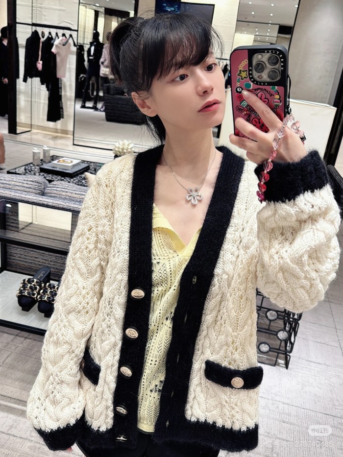 NIGO Chanel Women's Fall/Winter Wool And Mohair Blend Color-Block Single-Breasted V-Neck Long-Sleeve Knit Cardigan Ngvp #nigo2334