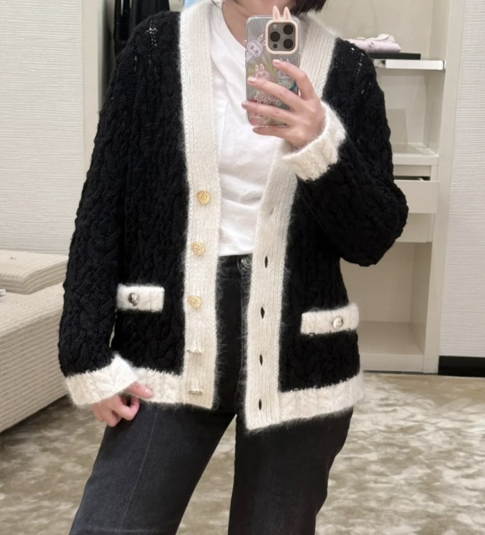 NIGO Chanel Women's Fall/Winter Wool And Mohair Blend Color-Block Single-Breasted V-Neck Long-Sleeve Knit Cardigan Ngvp #nigo2334