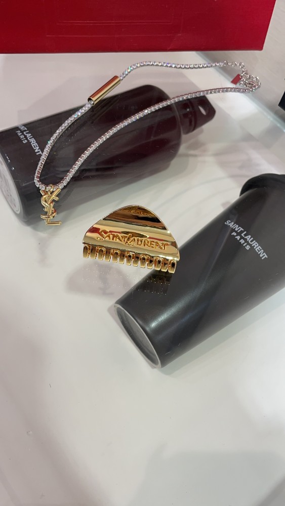 NIGO SAINT LAURENT CASSANDRE Women's Fashion Casual Solid Color Alphabet Heart Star Hair Clip Set With BB Clips Openwork Alphabet Gold Triangle Shark Clips Hair Accessories #nigo79361