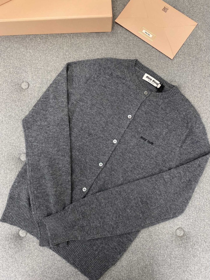 NIGO MiuMiu Women's Spring/Fall Fashion Casual Crew Neck Single Button Minimalist Cashmere Knit Sweater Cardigan #nigo79388