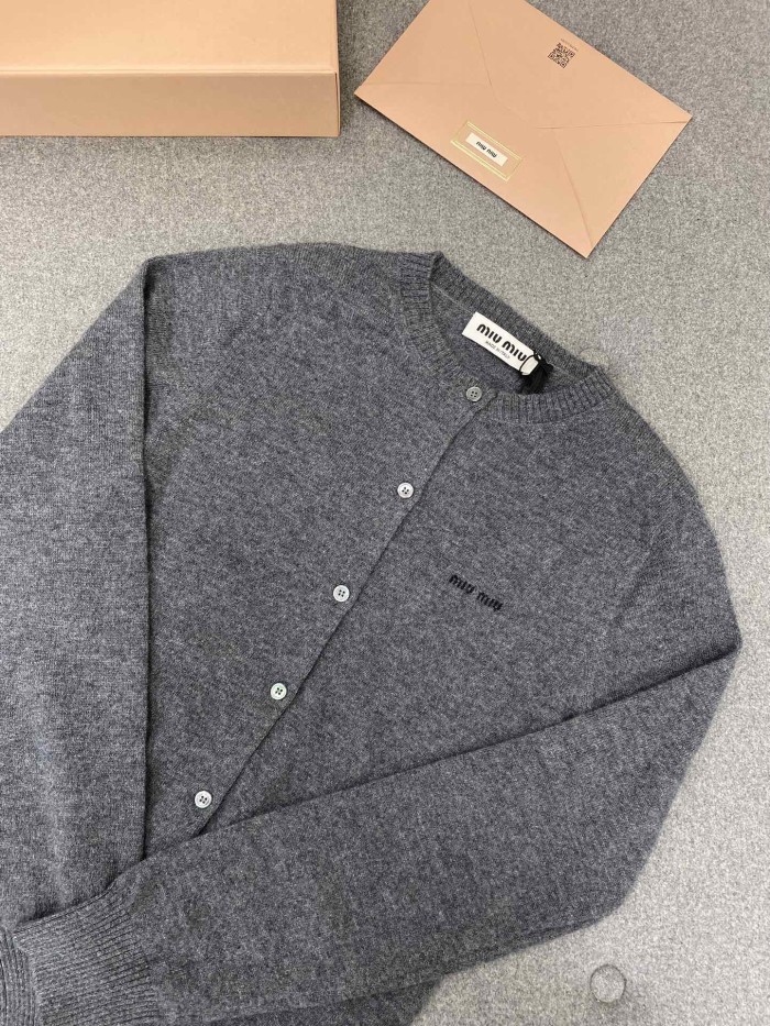 NIGO MiuMiu Women's Spring/Fall Fashion Casual Crew Neck Single Button Minimalist Cashmere Knit Sweater Cardigan #nigo79388
