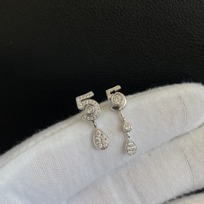 NIGO Chanel ETERNAL N°5 Women's Fashion Classic Teardrop Diamond Earrings Lucky Number 5 Asymmetrical Design Stud Jewelry Accessories #nigo79466