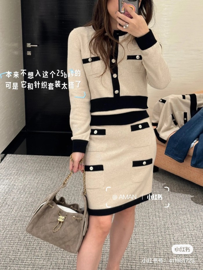 NIGO Chanel 25K Women's Little Fragrance Black and White Color Clash Button Bow Long Sleeve Knitted Cardigan #nigo332367