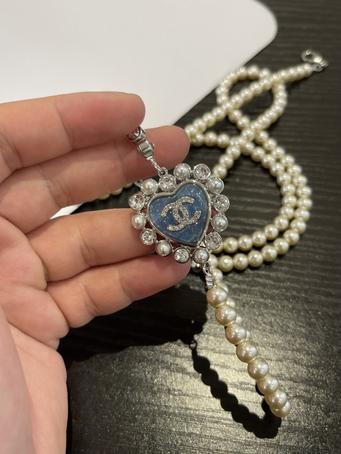 NIGO Chanel 25P New Blue Love Silver Full Diamond Double C Pearl Sweater Chain Advanced Resin #nigo317343