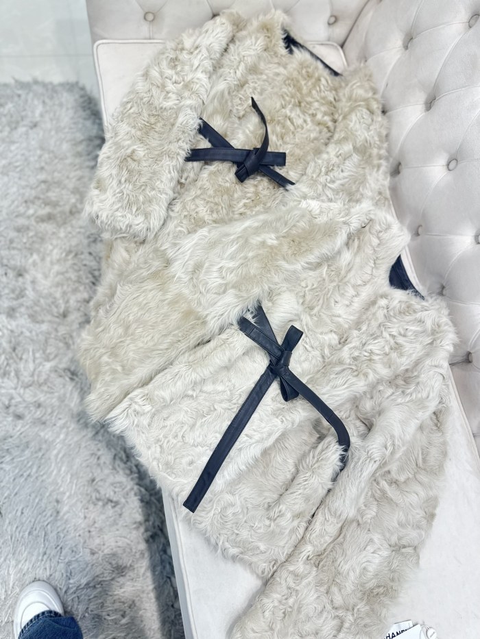 NIGO Chanel Soft Gold Little Lake Sheep Reversible Fur Coat Casual Loose Minimalist Jacket Belted Fleece Jacket #nigo332354
