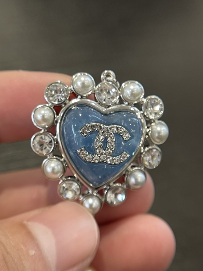 NIGO Chanel 25P New Blue Love Silver Full Diamond Double C Pearl Sweater Chain Advanced Resin #nigo317343