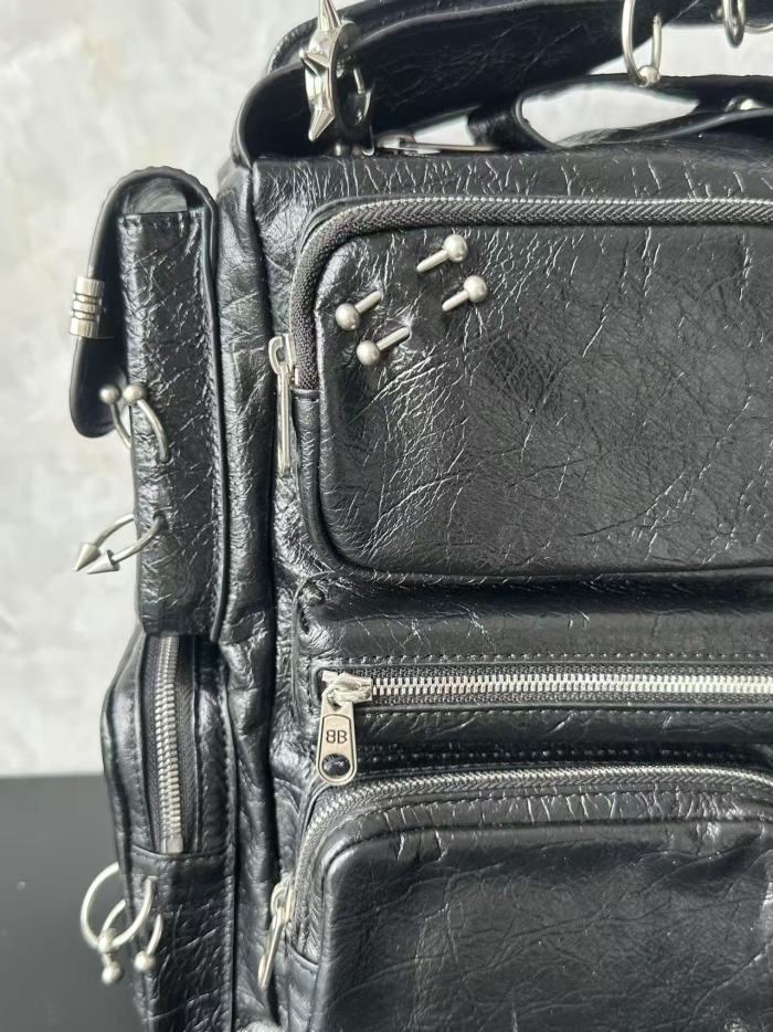 NIGO Balenciaga SUPERBUSY Perforated Large Shoulder Bag Sheepskin Vintage Work Pocket Punk Rivets Multiple Pockets #nigo332598