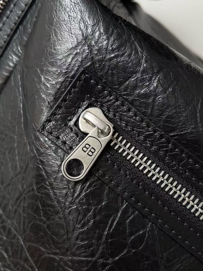 NIGO Balenciaga SUPERBUSY Perforated Large Shoulder Bag Sheepskin Vintage Work Pocket Punk Rivets Multiple Pockets #nigo332598