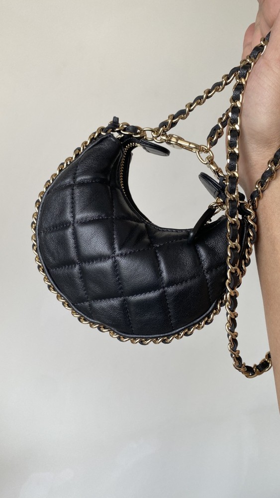 NIGO Chanel Diamond Chain Moon Bag Fashionable and Versatile Shoulder Crossbody Bag #nigo332644