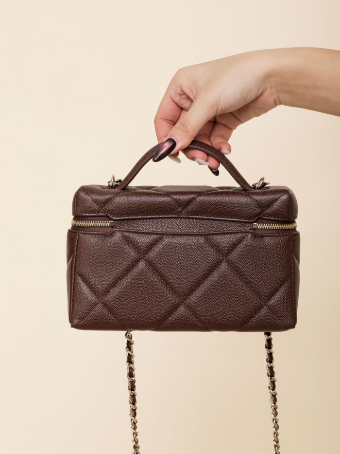 NIGO Chanel Chain Dressing Table Grained Shiny Calfskin with Gold Metal Dark Brown Fashion #nigo332778