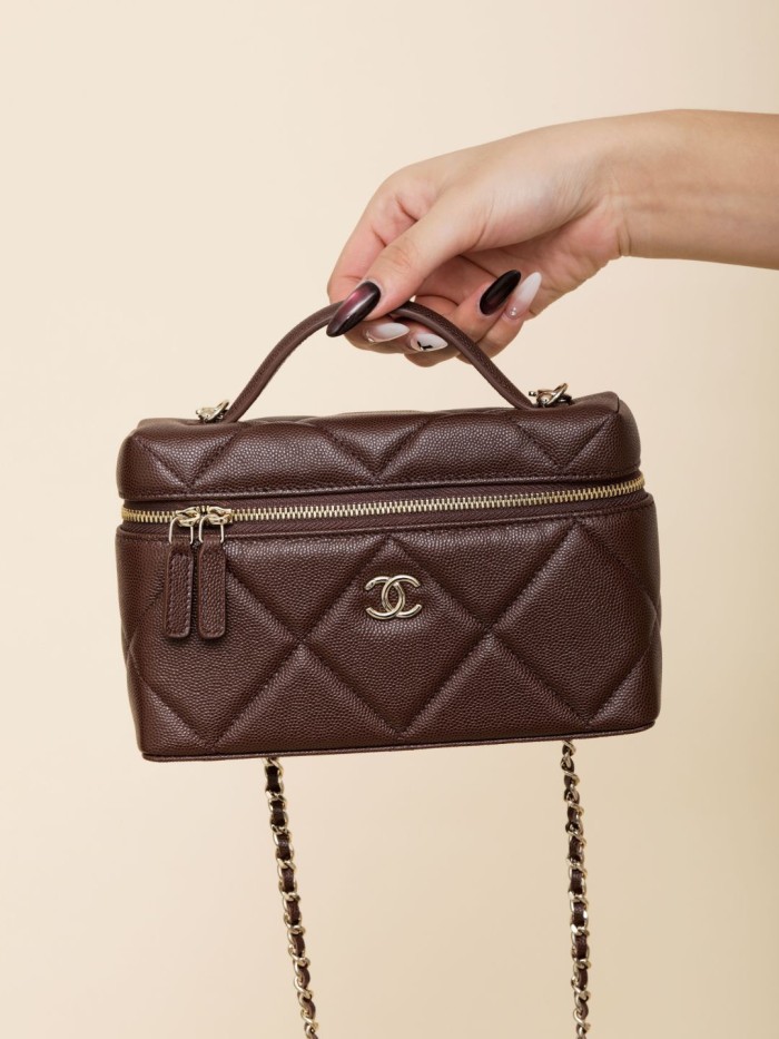 NIGO Chanel Chain Dressing Table Grained Shiny Calfskin with Gold Metal Dark Brown Fashion #nigo332778