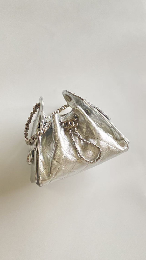 NIGO Chanel 25 Women's Mini Handbag Metallic Grained Embossed Calfskin And Silver Metal Silver #nigo332929