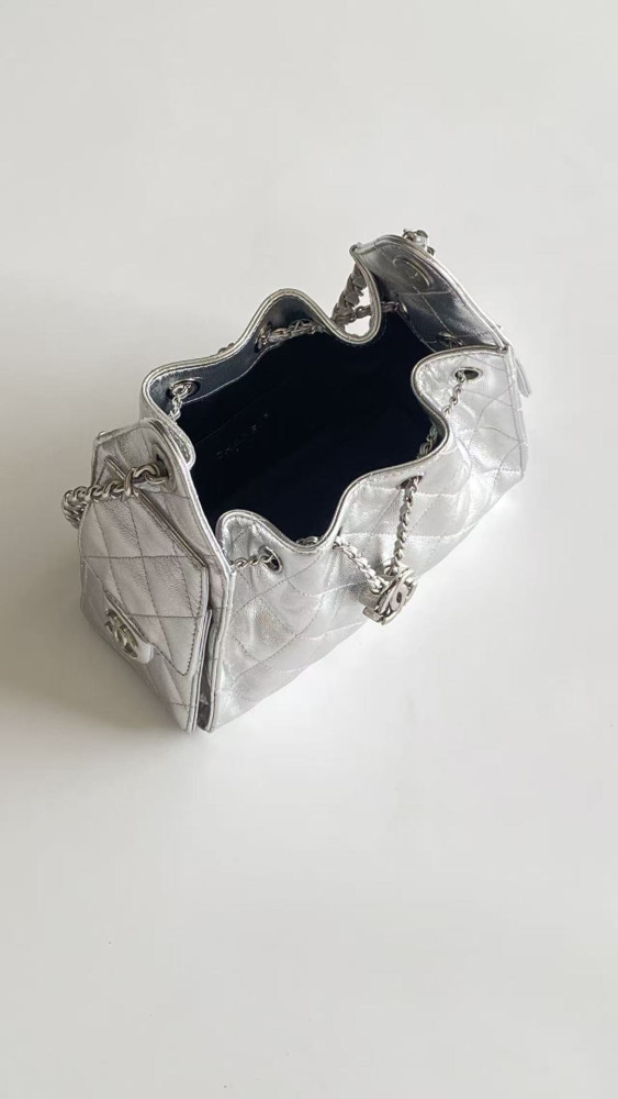 NIGO Chanel 25 Women's Mini Handbag Metallic Grained Embossed Calfskin And Silver Metal Silver #nigo332929