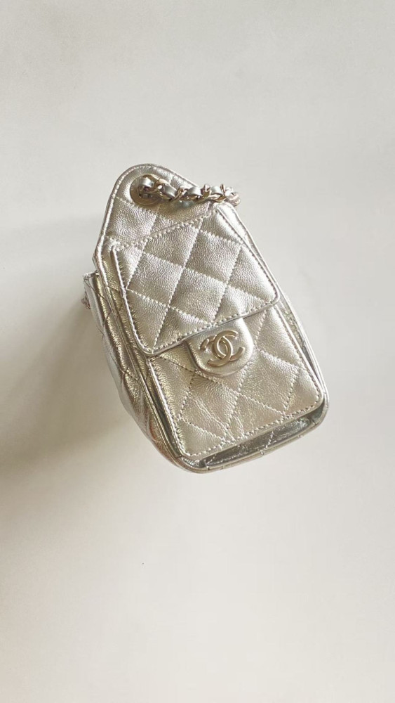 NIGO Chanel 25 Women's Mini Handbag Metallic Grained Embossed Calfskin And Silver Metal Silver #nigo332929