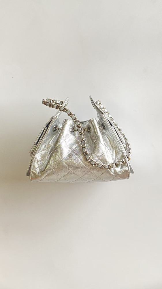 NIGO Chanel 25 Women's Mini Handbag Metallic Grained Embossed Calfskin And Silver Metal Silver #nigo332929
