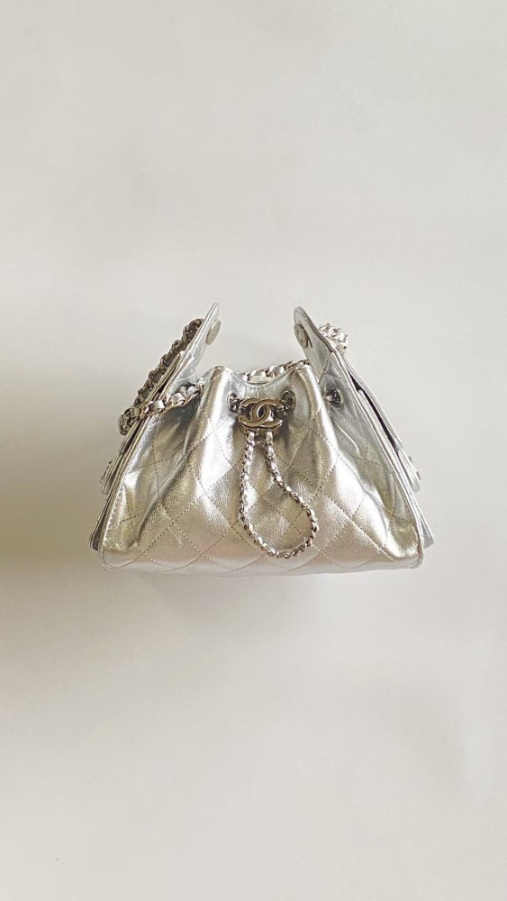 NIGO Chanel 25 Women's Mini Handbag Metallic Grained Embossed Calfskin And Silver Metal Silver #nigo332929