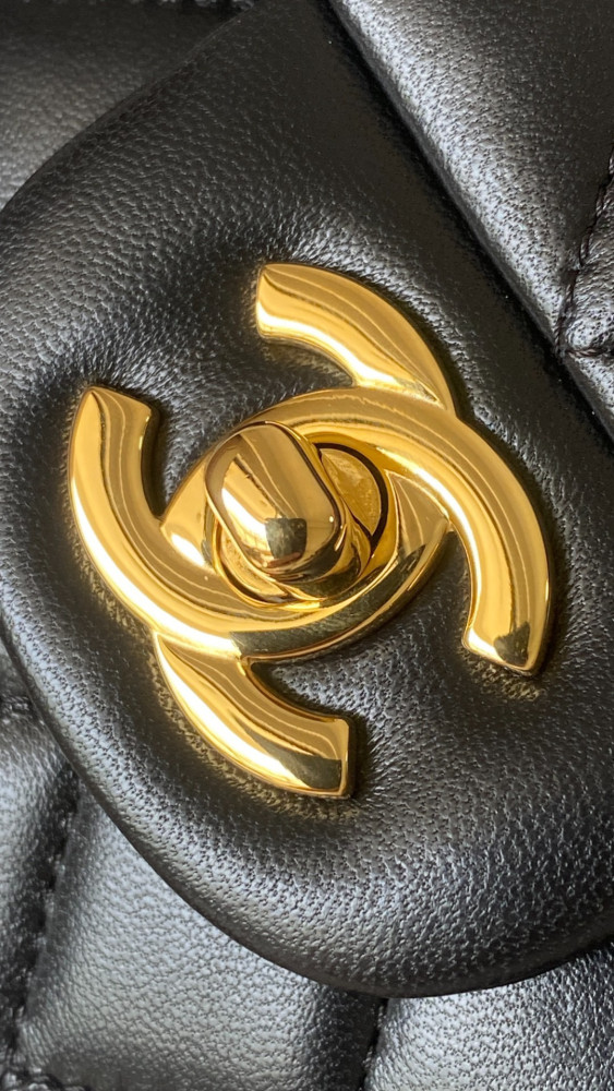 NIGO Chanel CF Women's Diamond Logo Sheepskin Shoulder Bag Medium #nigo332608