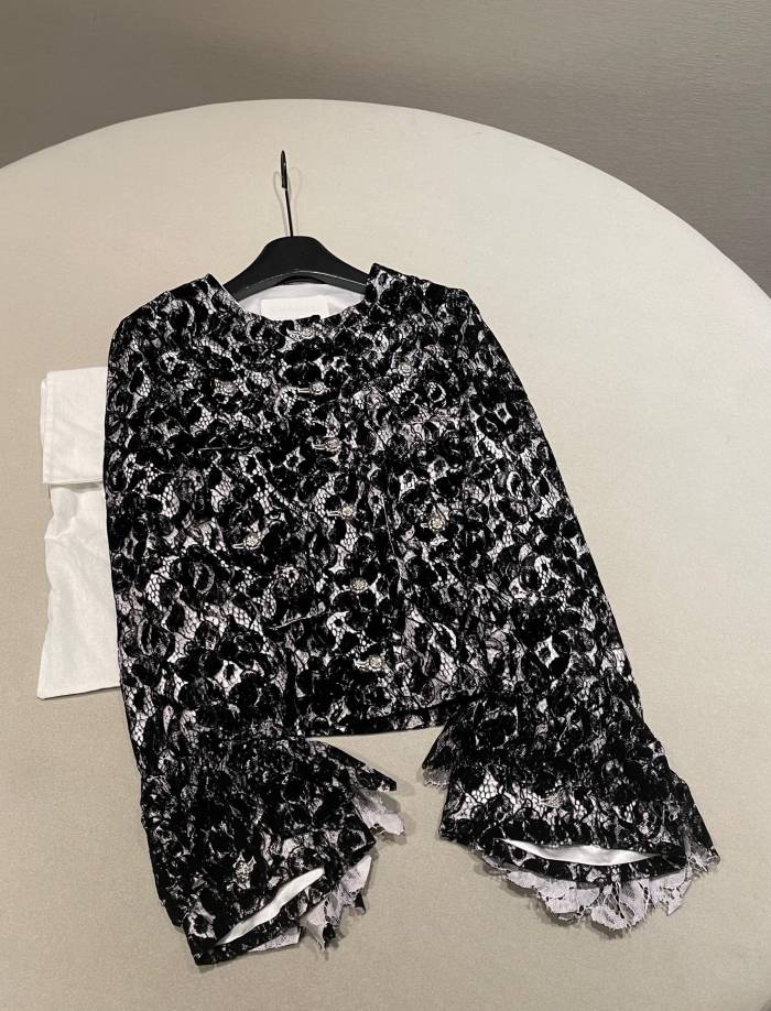 NIGO Chanel 25A Women's Advanced Handicraft Series Lace and Velvet Spliced ​​Cropped Jacket Pants  #nigo333009