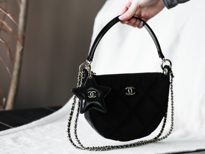 NIGO Chanel Chain Handbag Velvet Texture #nigo333647