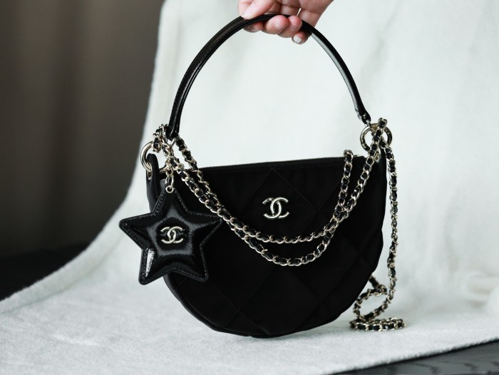 NIGO Chanel Chain Handbag Velvet Texture #nigo333647