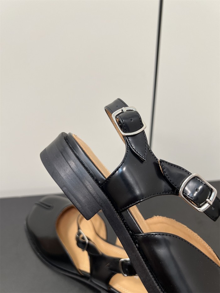 NIGO Maison Margiela Tabi Sandals in Black #nigo333695