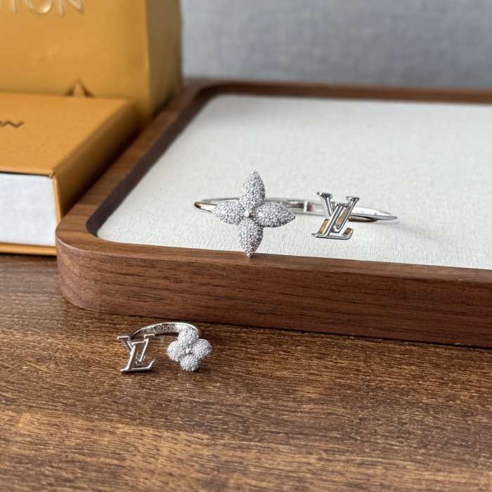 NIGO Louis Vuitton Louisette Signature Strass Ring #nigo333734