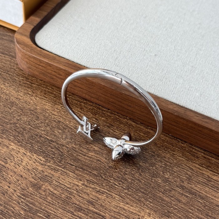 NIGO Louis Vuitton Louisette Signature Strass Bracelet Fashion Jewellery #nigo333733