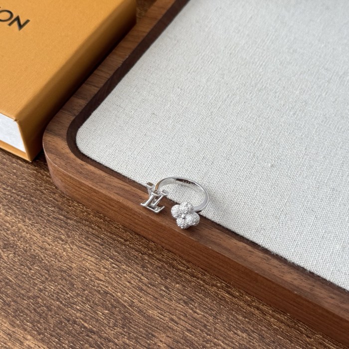 NIGO Louis Vuitton Louisette Signature Strass Ring #nigo333734