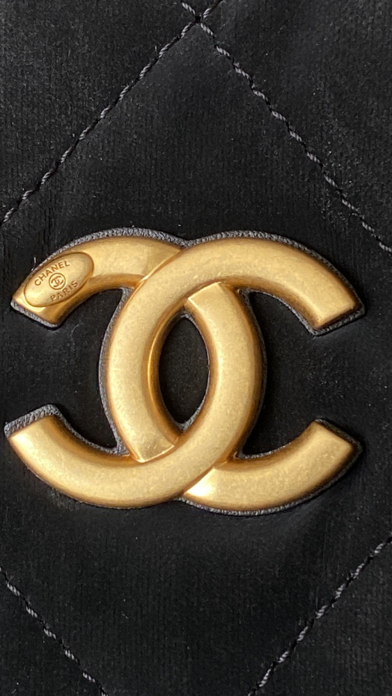 NIGO Chanel Minitasche in Schleifenform Nylon Mit Samteffekt #nigo333804