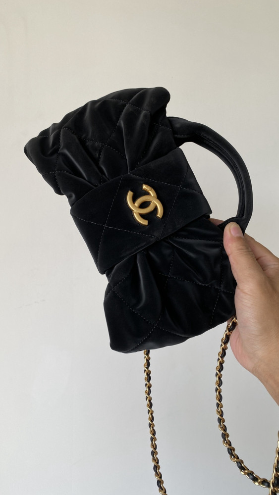 NIGO Chanel Minitasche in Schleifenform Nylon Mit Samteffekt #nigo333804