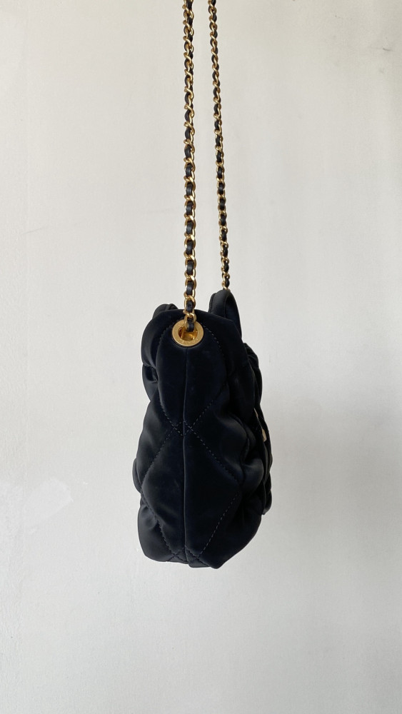 NIGO Chanel Minitasche in Schleifenform Nylon Mit Samteffekt #nigo333804