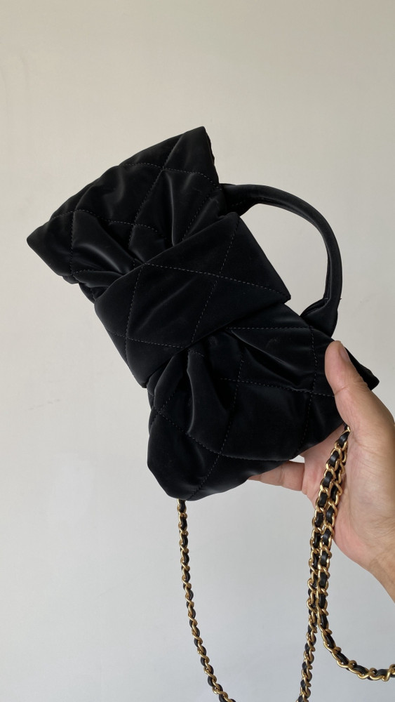 NIGO Chanel Minitasche in Schleifenform Nylon Mit Samteffekt #nigo333804