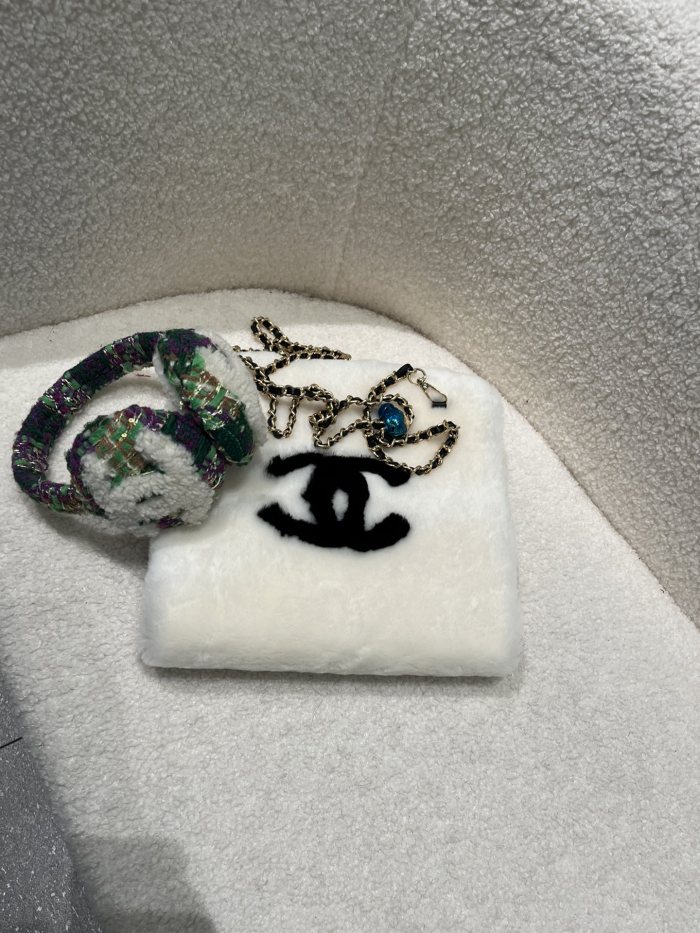 NIGO Chanel Muff Earmuffs Shearling Lambskin Tweed Ecru #nigo335043       