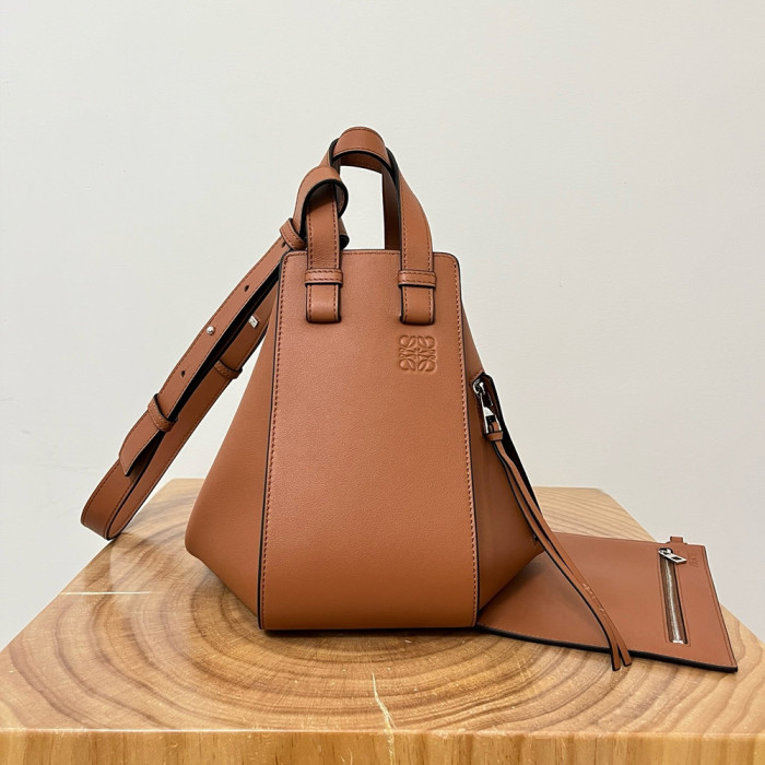 NIGO Loewe Small Hammock bag in classic calfskin Black#nigo335867