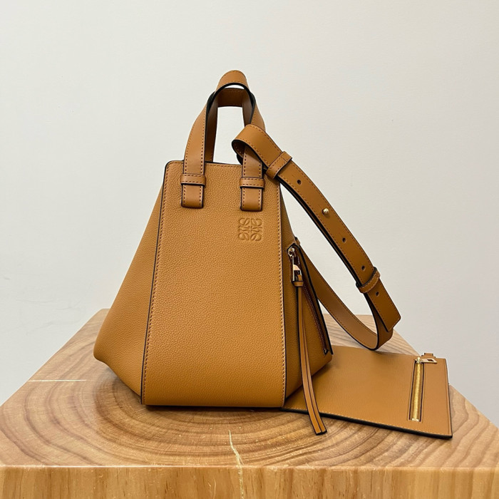 NIGO Loewe Small Hammock bag in classic calfskin Black#nigo335867