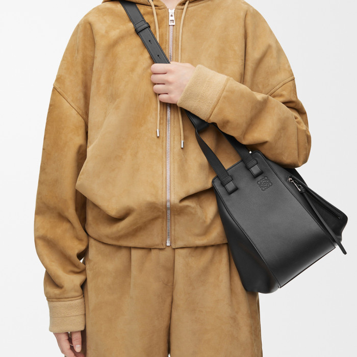 NIGO Loewe Small Hammock bag in classic calfskin Black#nigo335867