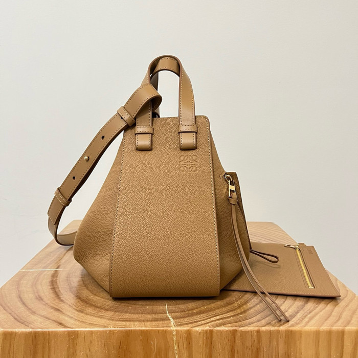 NIGO Loewe Small Hammock bag in classic calfskin Black#nigo335867