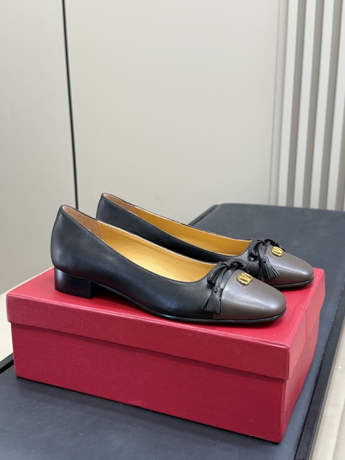 NIGO Valentino Garavani Valet Du Roi Leather Ballet Flats #nigo336898