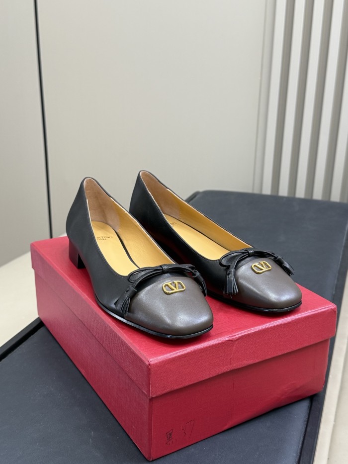 NIGO Valentino Garavani Valet Du Roi Leather Ballet Flats #nigo336898