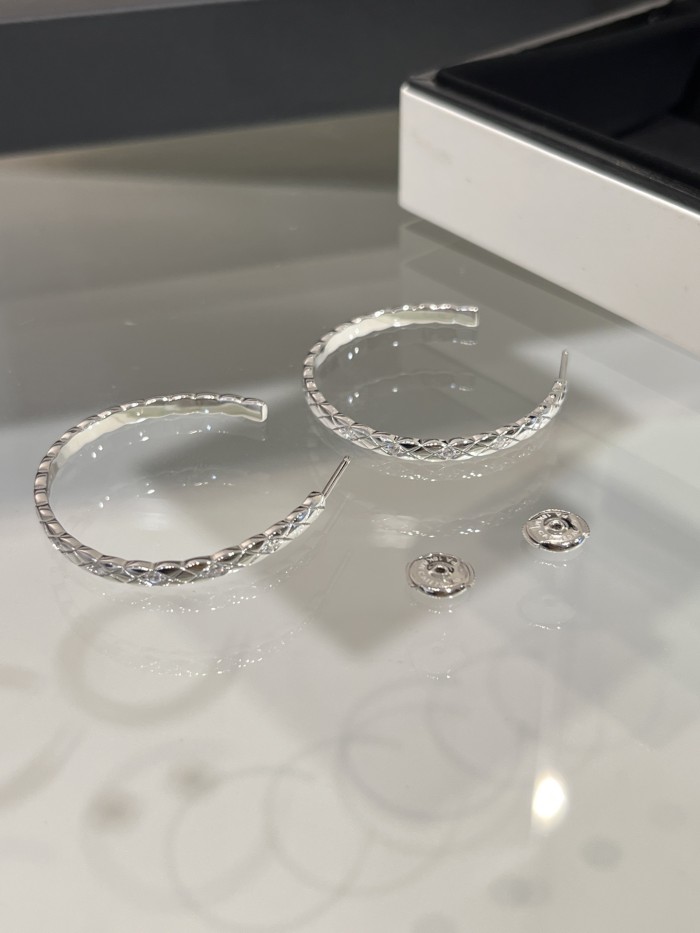 NIGO Chanel Coco Crush Hoop Earrings White Gold J12094 #nigo336970