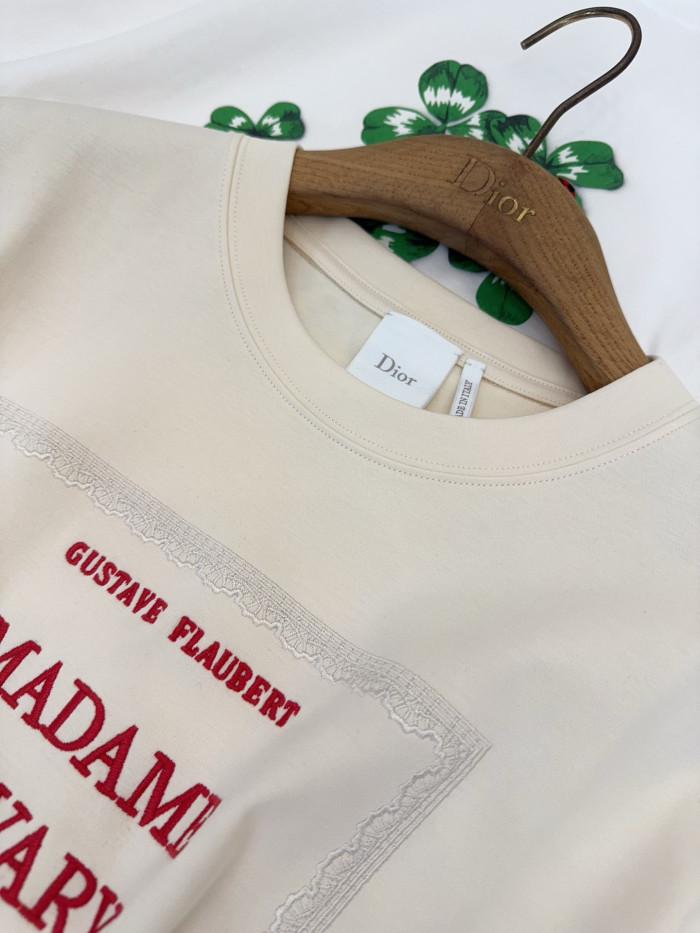NIGO DIOR Book Cover Oversized Cropped T-Shirt Beige and Red Cotton Jersey #nigo375762