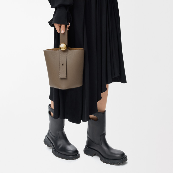 NIGO Loewe Mini Pebble Bucke #nigo376317