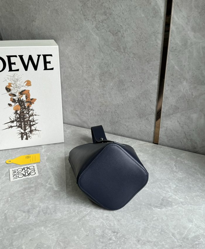 NIGO Loewe Mini Pebble Bucke #nigo376317