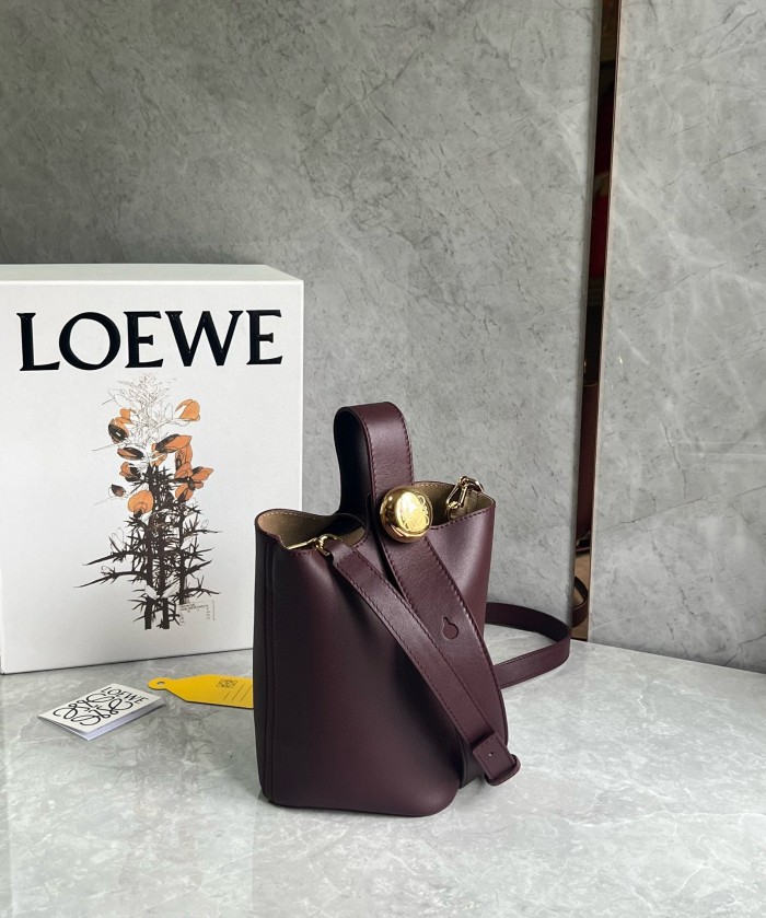 NIGO Loewe Mini Pebble Bucke #nigo376317